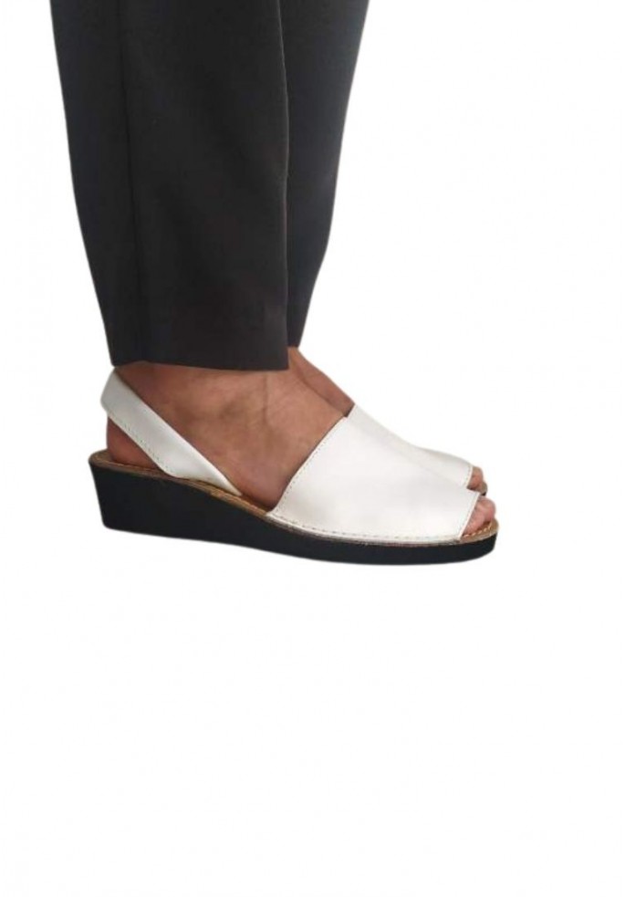 MENORQUINA CUÑA PIEL