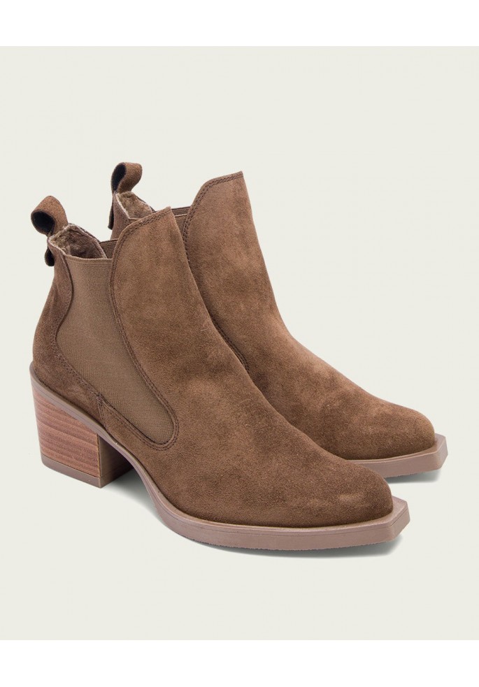 BOTIN COWBOY ELASTICOS LATERALES PIEL...