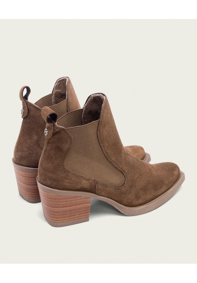 BOTIN COWBOY ELASTICOS LATERALES PIEL...