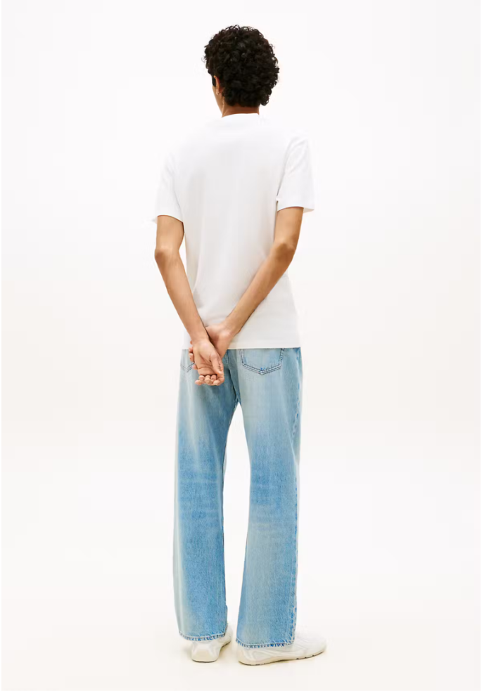 CAMISETA LINEAR LOGO | TOMMY HILFIGER